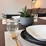 Mestre, New Single With Balcony & Bath Apartment