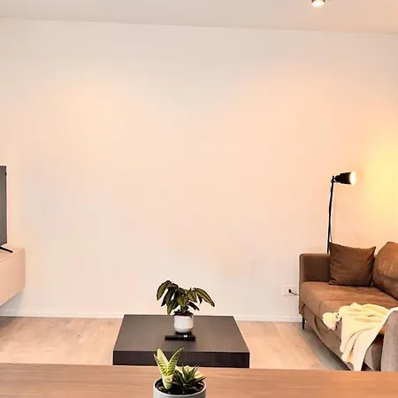 Mestre, New Single With Balcony & Bath Apartment Venice