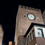 Mestre, New Single With Balcony & Bath Venedig